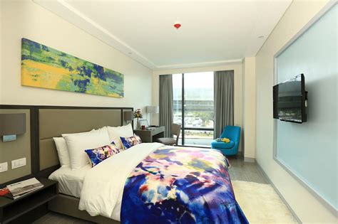 Savoy Hotel Manila Rooms: Pictures & Reviews .